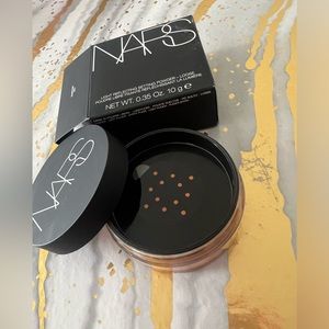 NARS light reflecting setting powder- loose SUNSTONE 5872 brand new in the box